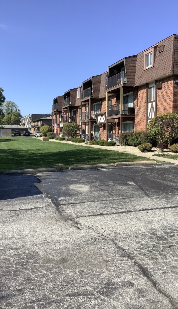 5723 129th Street #7E, Crestwood, IL 60418