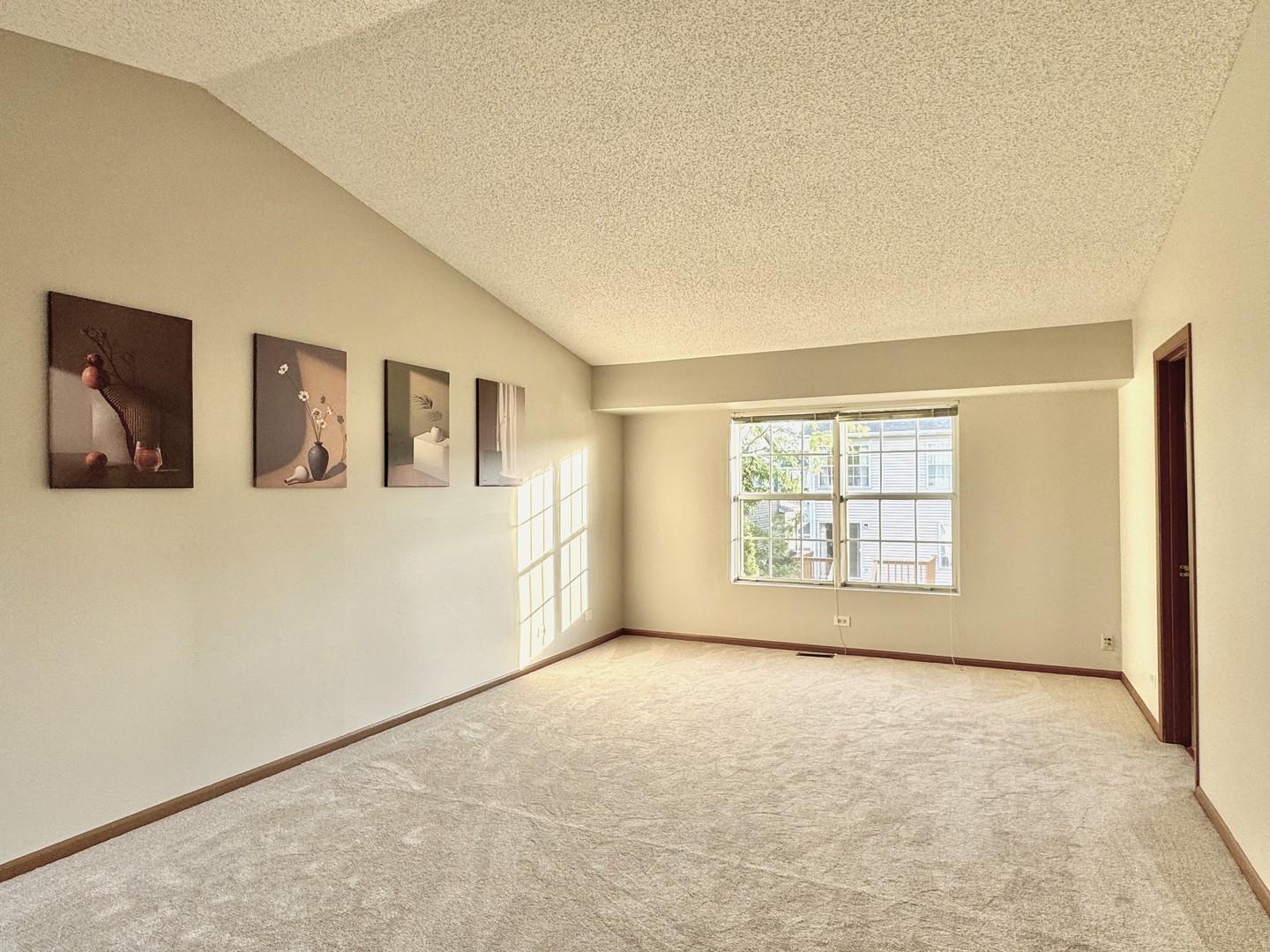 1604 ESTATE Circle, Naperville, IL 60565
