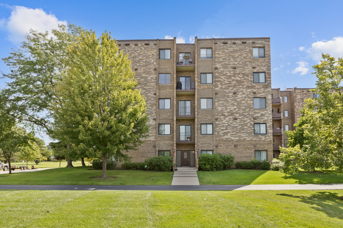 700 WELLINGTON Avenue #419, Elk Grove Village, IL 60007