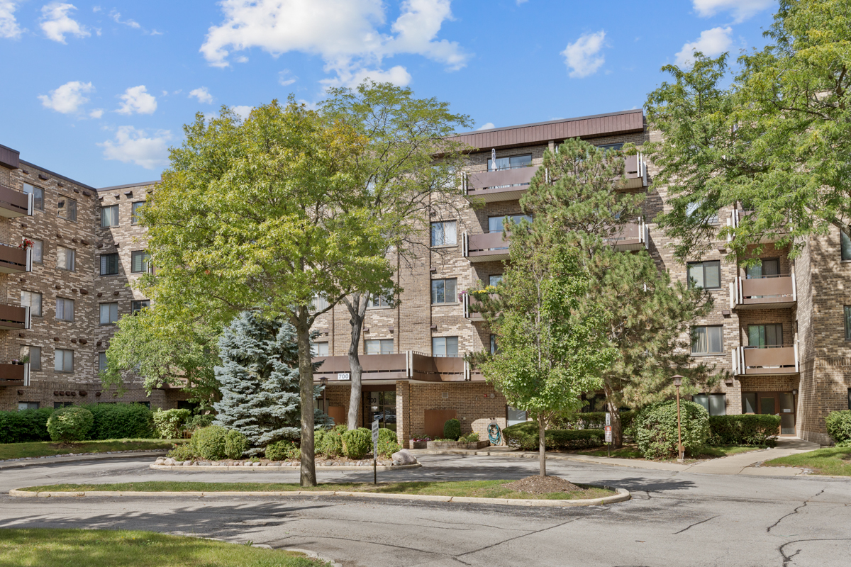 700 WELLINGTON Avenue #419, Elk Grove Village, IL 60007