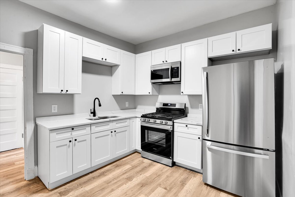 4336 W Adams Street, Chicago, IL 60624