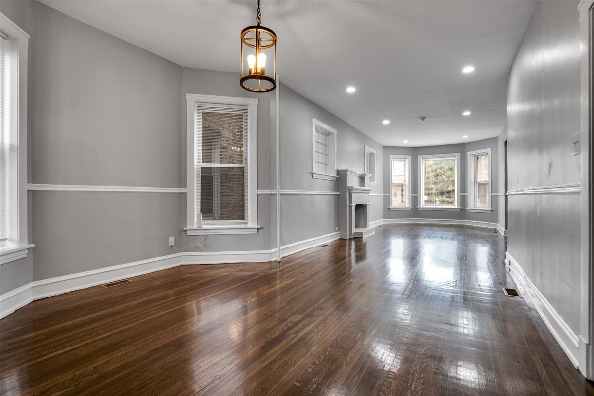 4336 W Adams Street, Chicago, IL 60624