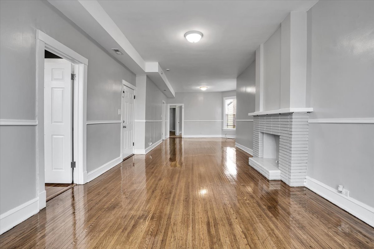 4336 W Adams Street, Chicago, IL 60624