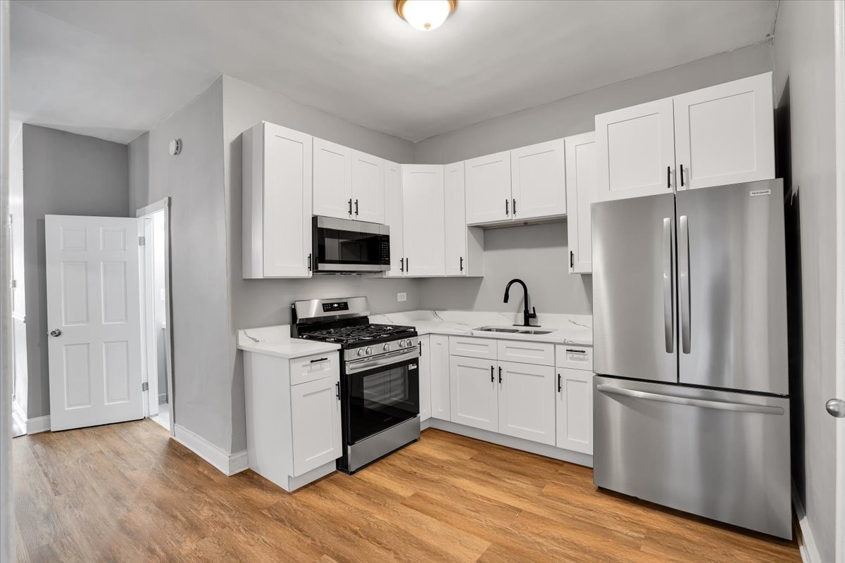 4336 W Adams Street, Chicago, IL 60624