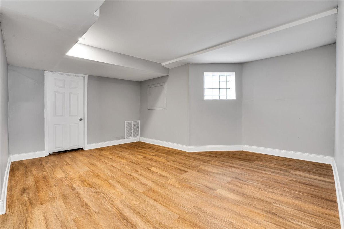 4336 W Adams Street, Chicago, IL 60624