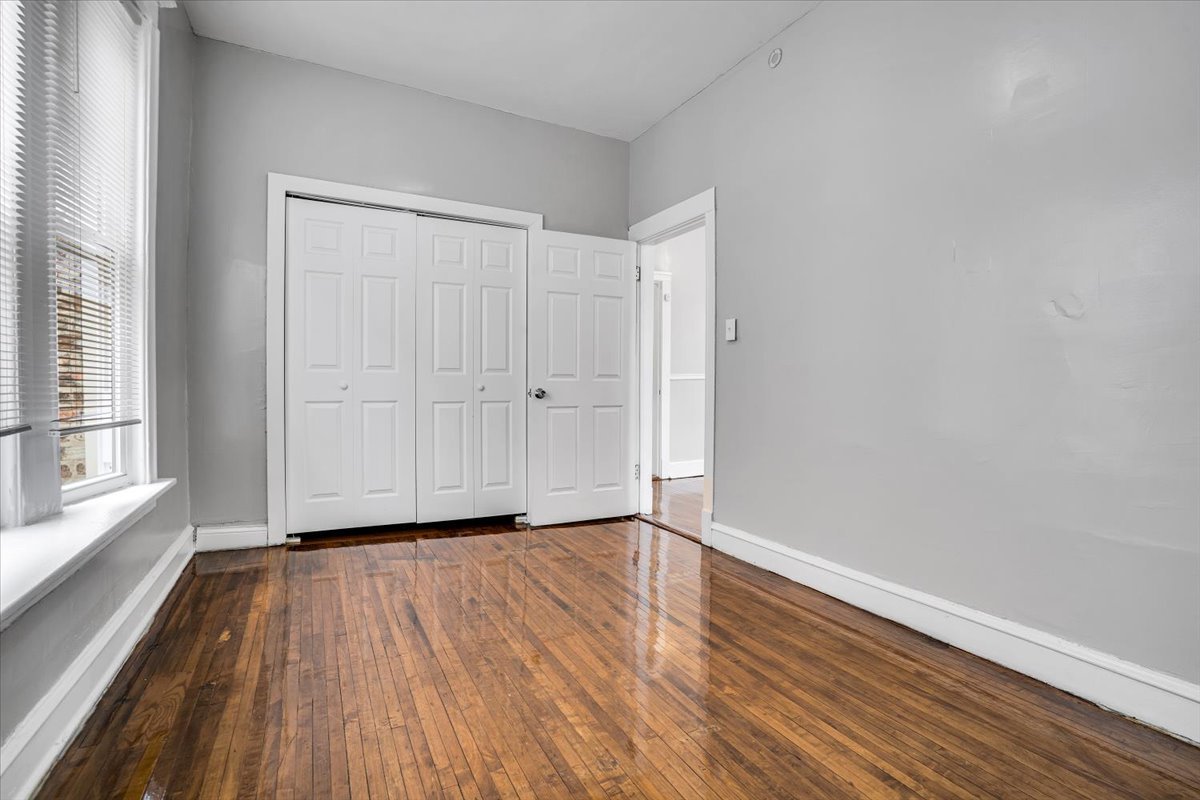 4336 W Adams Street, Chicago, IL 60624