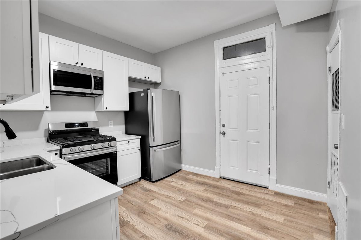 4336 W Adams Street, Chicago, IL 60624