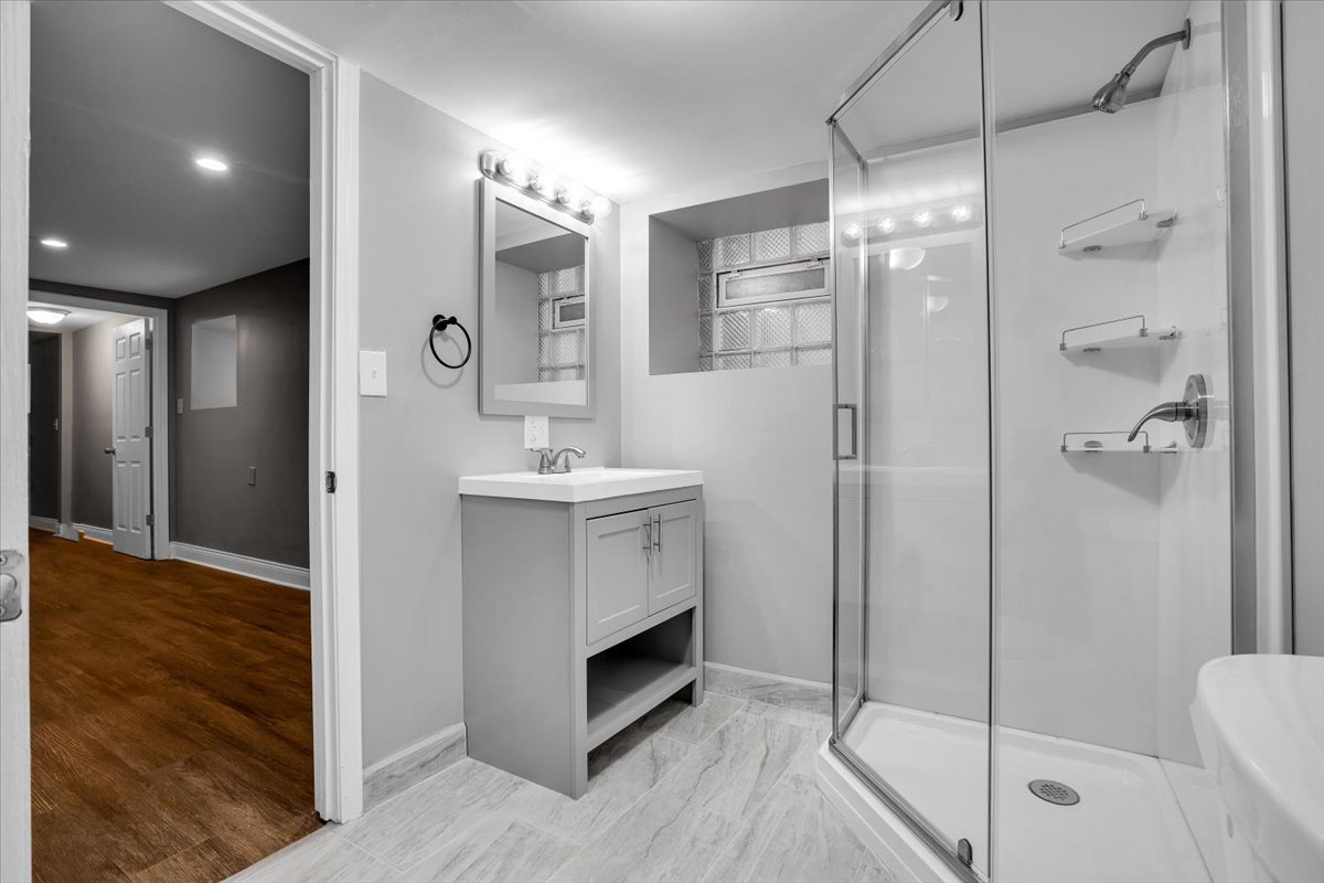 4336 W Adams Street, Chicago, IL 60624