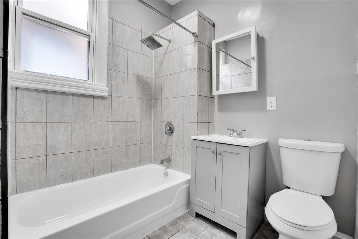 4336 W Adams Street, Chicago, IL 60624