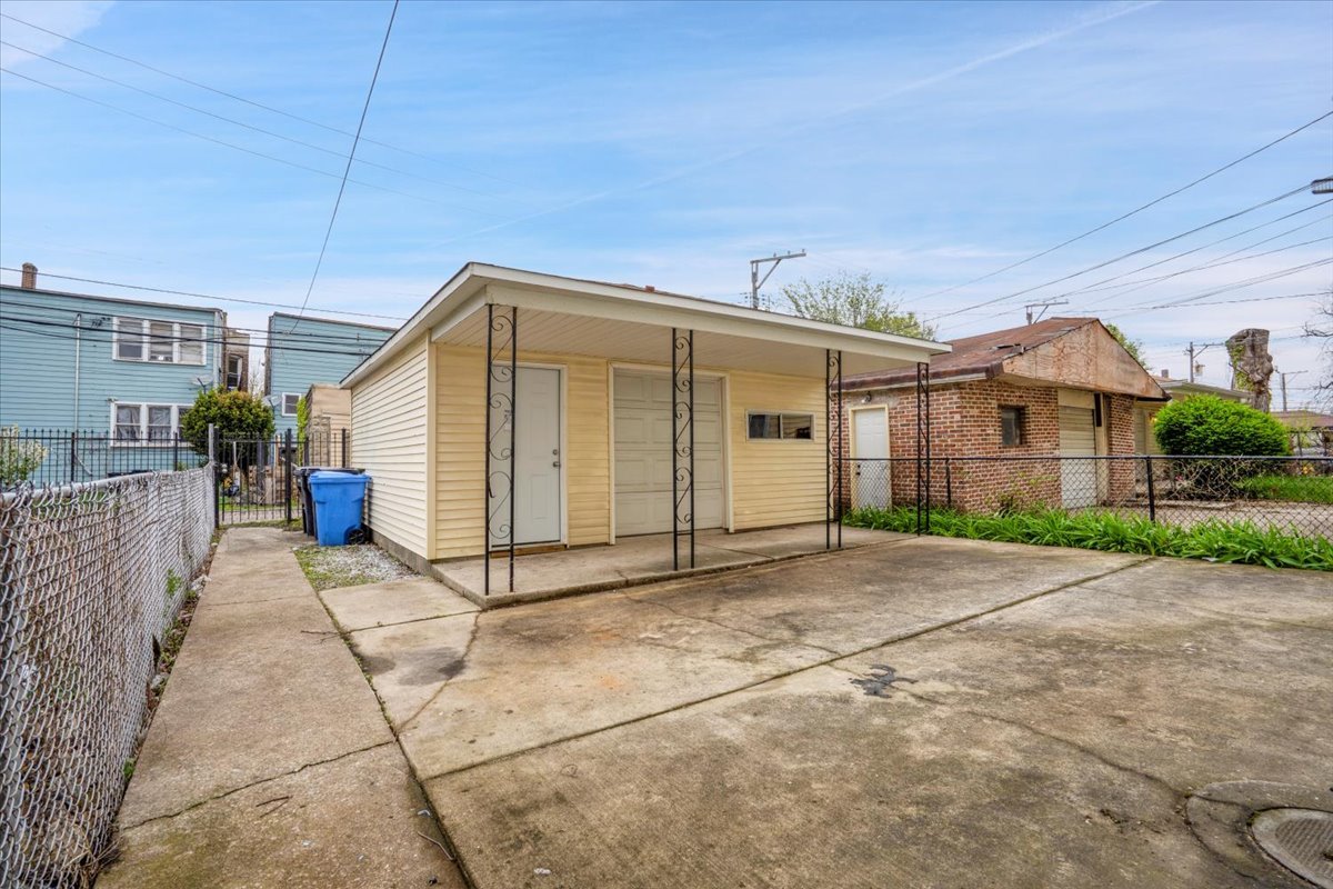 4336 W Adams Street, Chicago, IL 60624