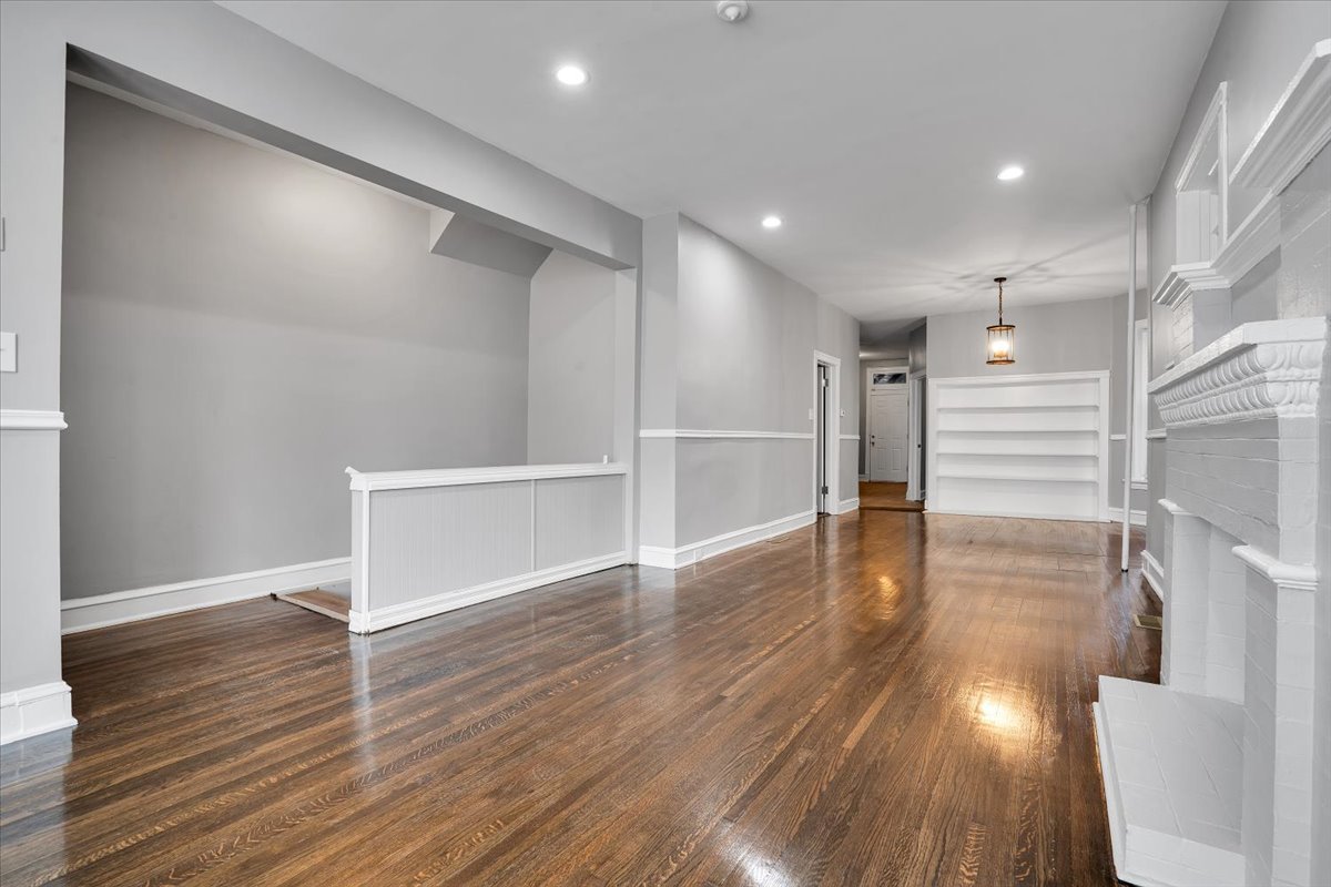 4336 W Adams Street, Chicago, IL 60624