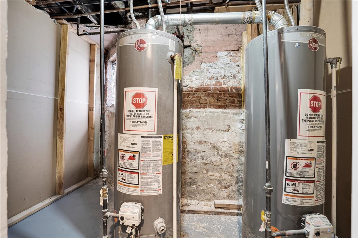 4336 W Adams Street, Chicago, IL 60624