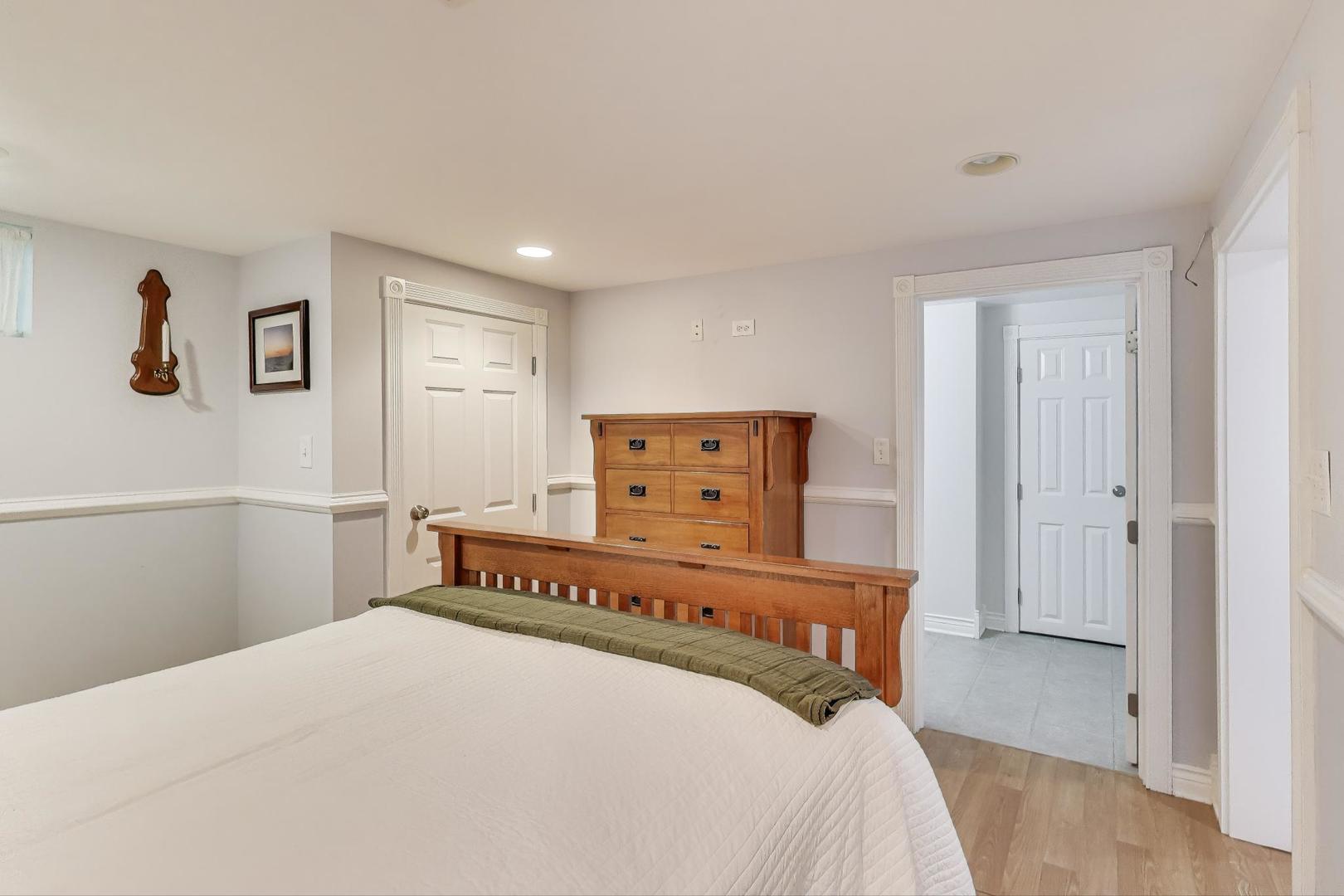 924 Lyford Lane, Wheaton, IL 60189