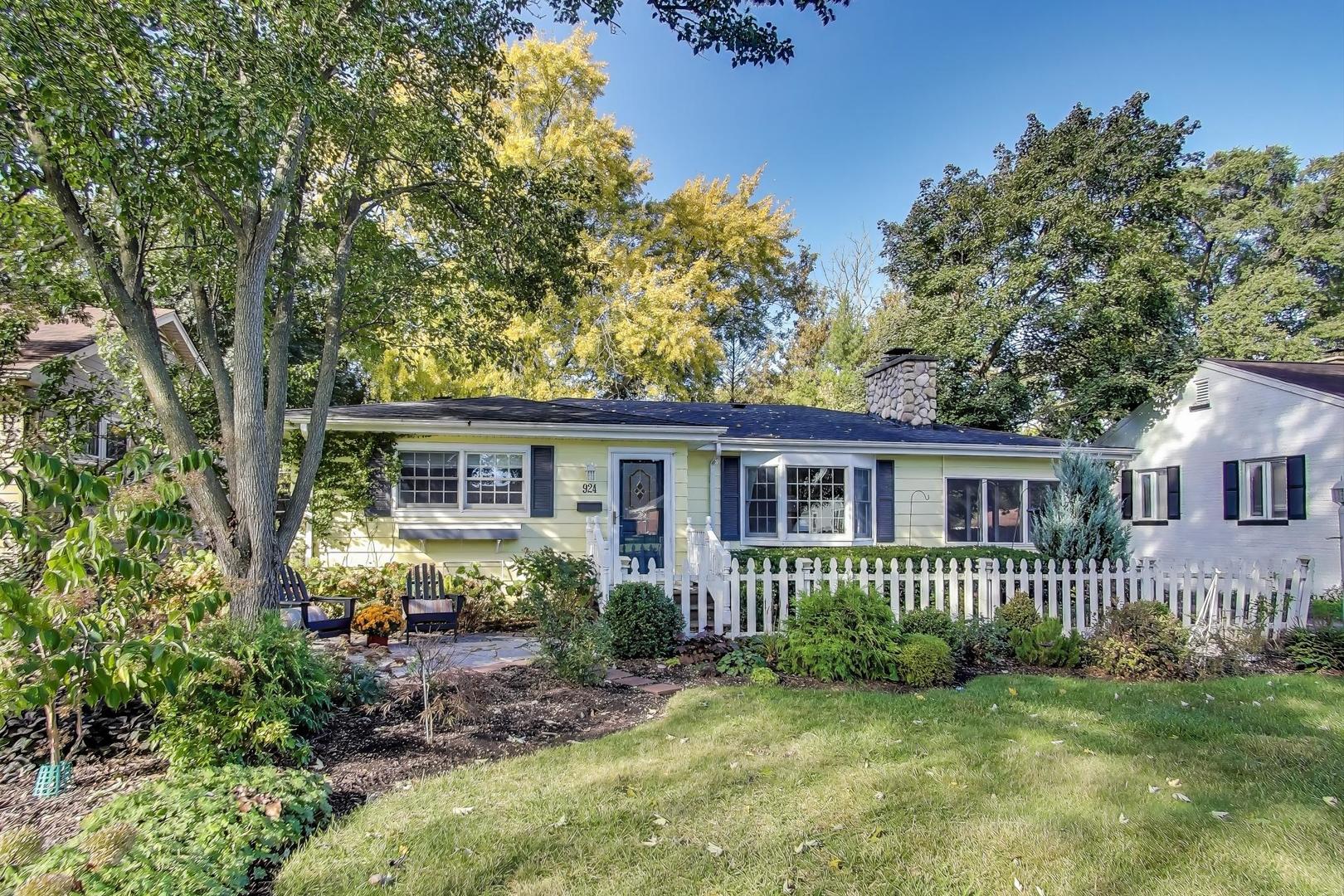 924 Lyford Lane, Wheaton, IL 60189