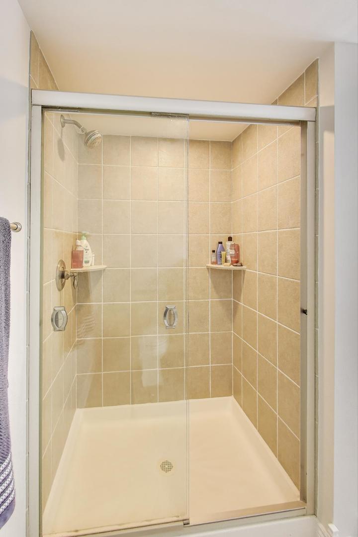 924 Lyford Lane, Wheaton, IL 60189