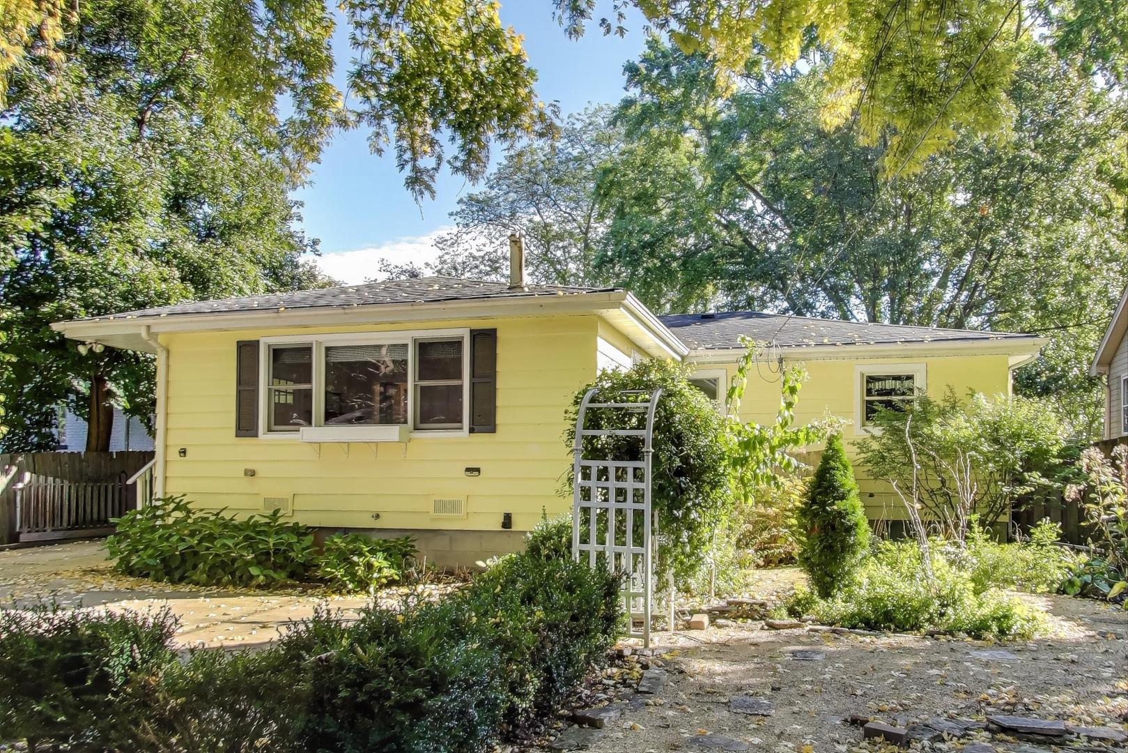 924 Lyford Lane, Wheaton, IL 60189
