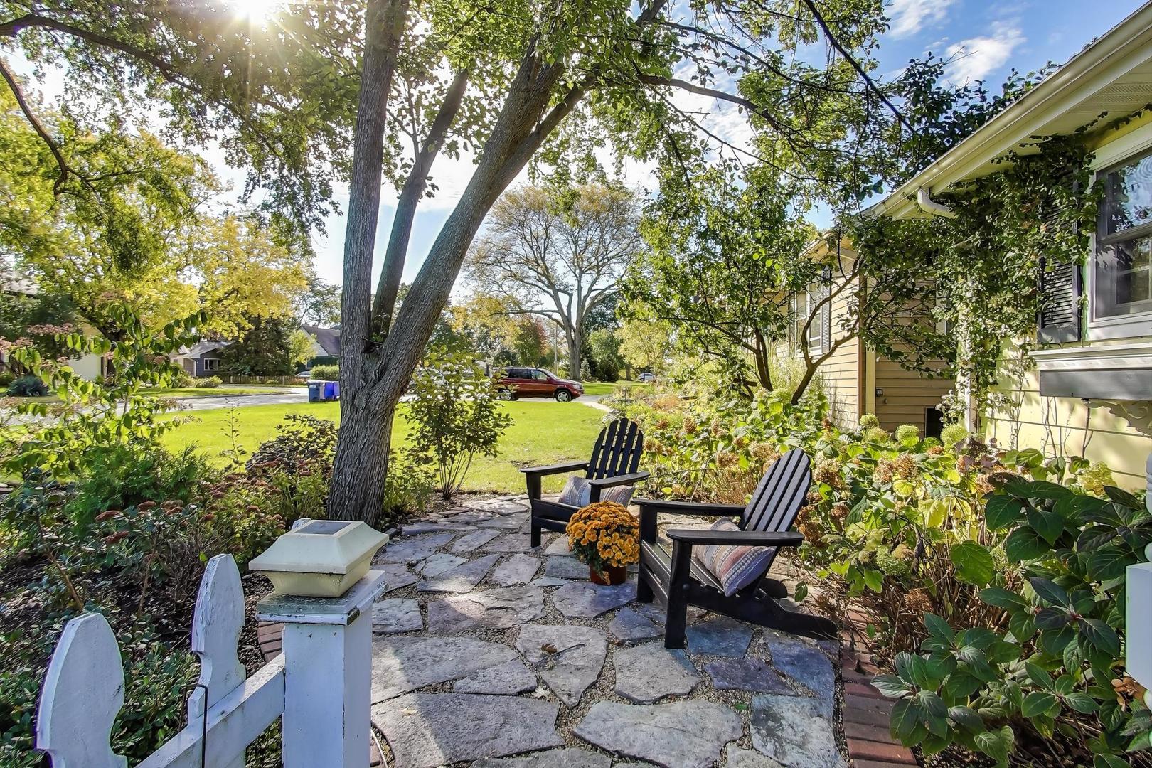 924 Lyford Lane, Wheaton, IL 60189
