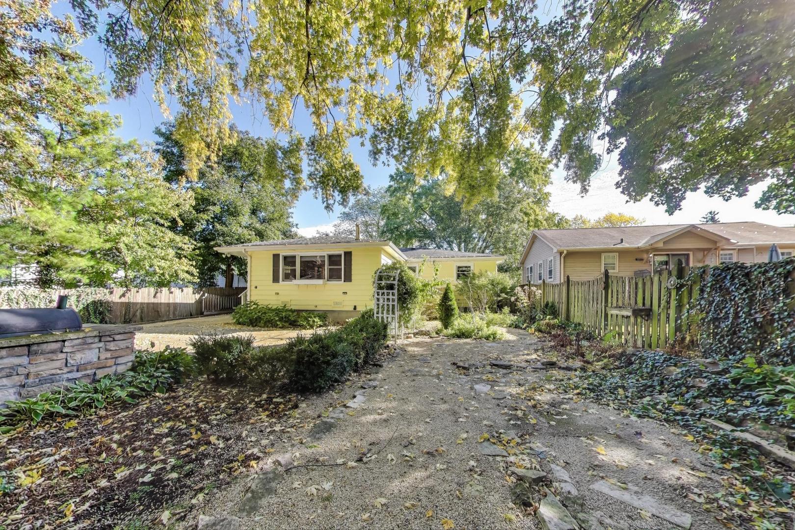 924 Lyford Lane, Wheaton, IL 60189