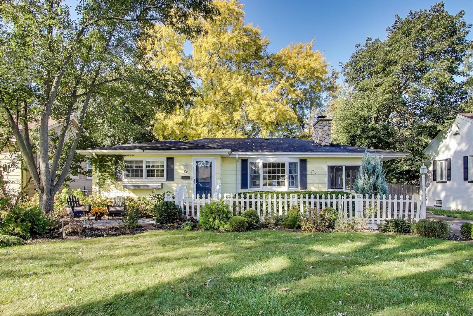 924 Lyford Lane, Wheaton, IL 60189