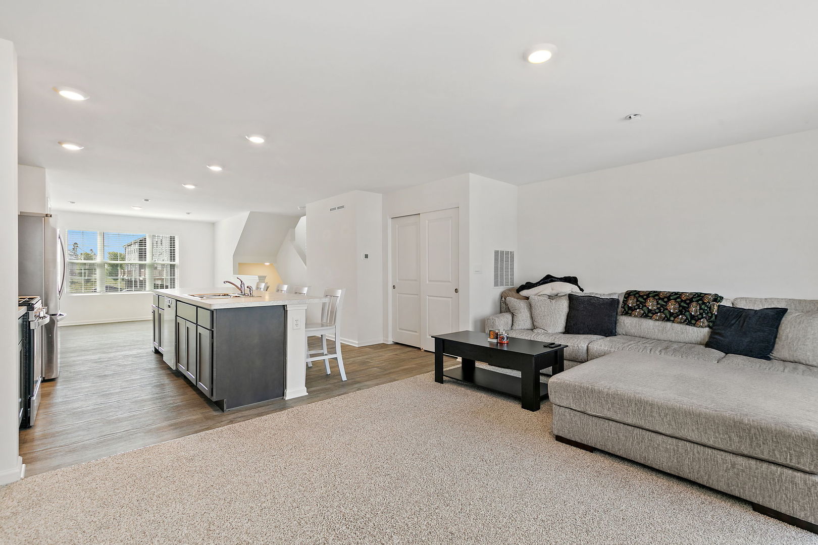 804 Briar Glen Court, Hampshire, IL 60140