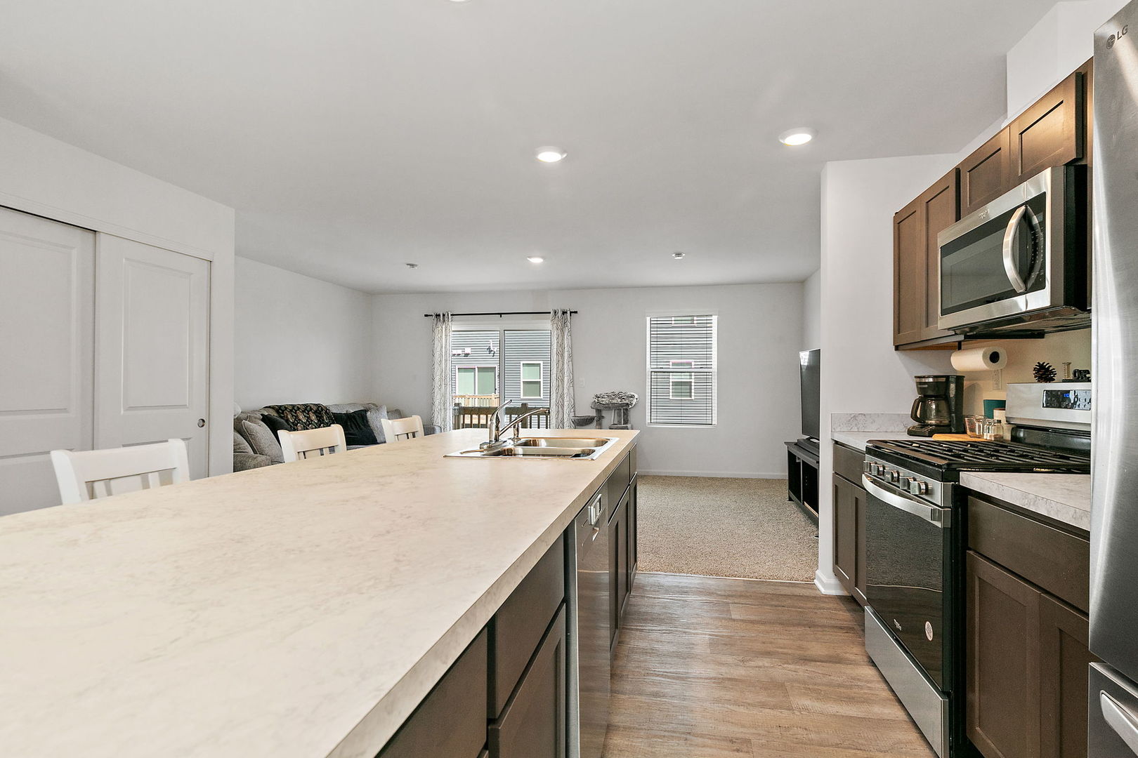 804 Briar Glen Court, Hampshire, IL 60140