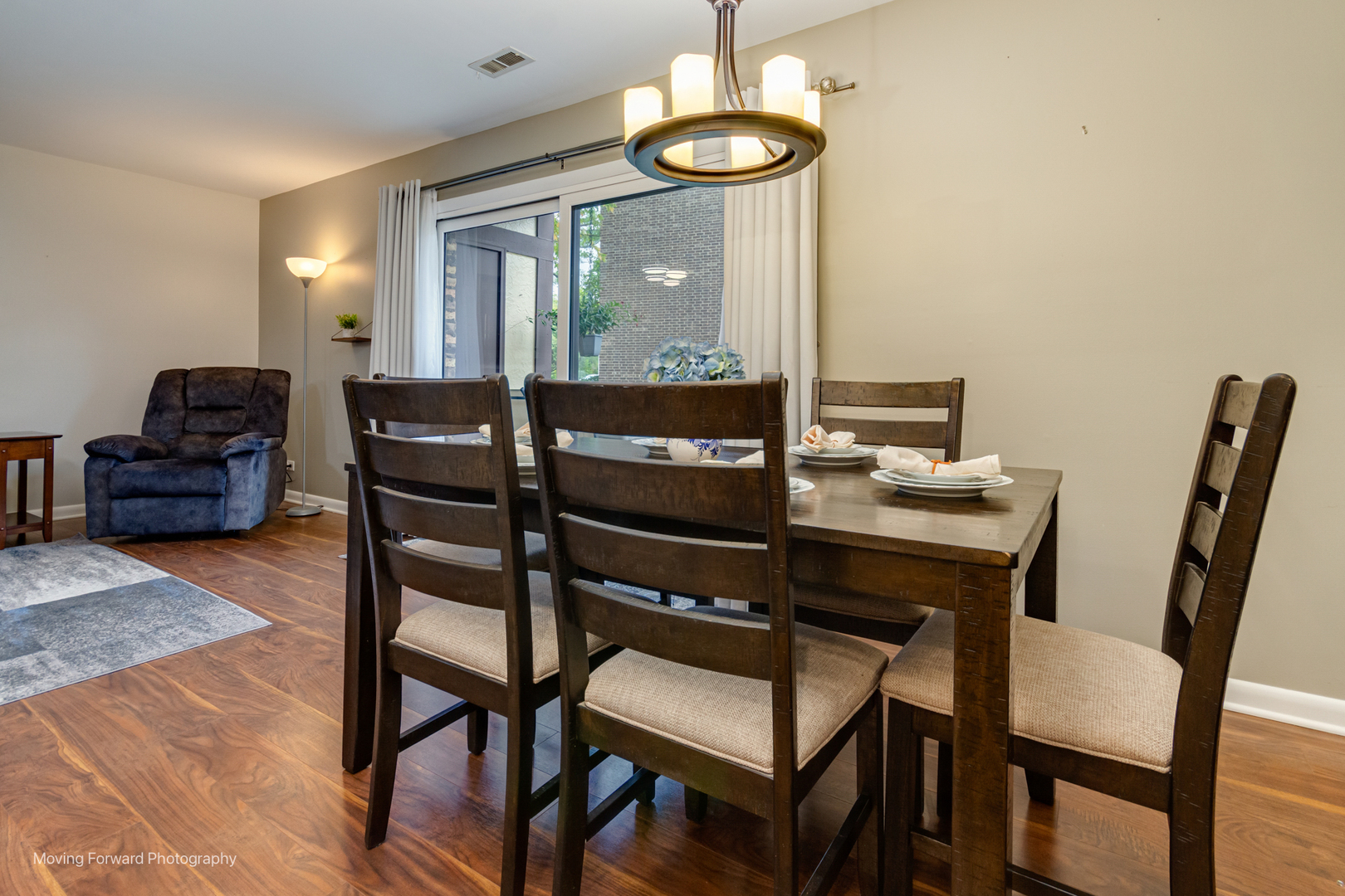 1701 Lakecliffe Drive #D, Wheaton, IL 60189