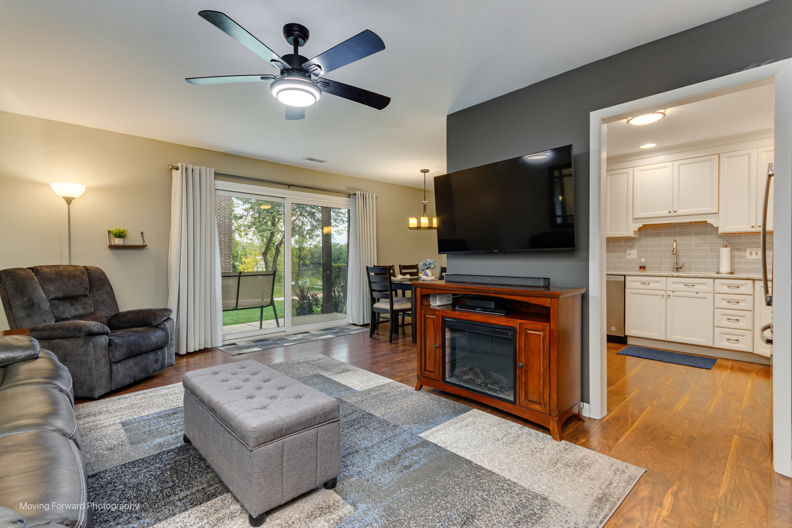 1701 Lakecliffe Drive #D, Wheaton, IL 60189