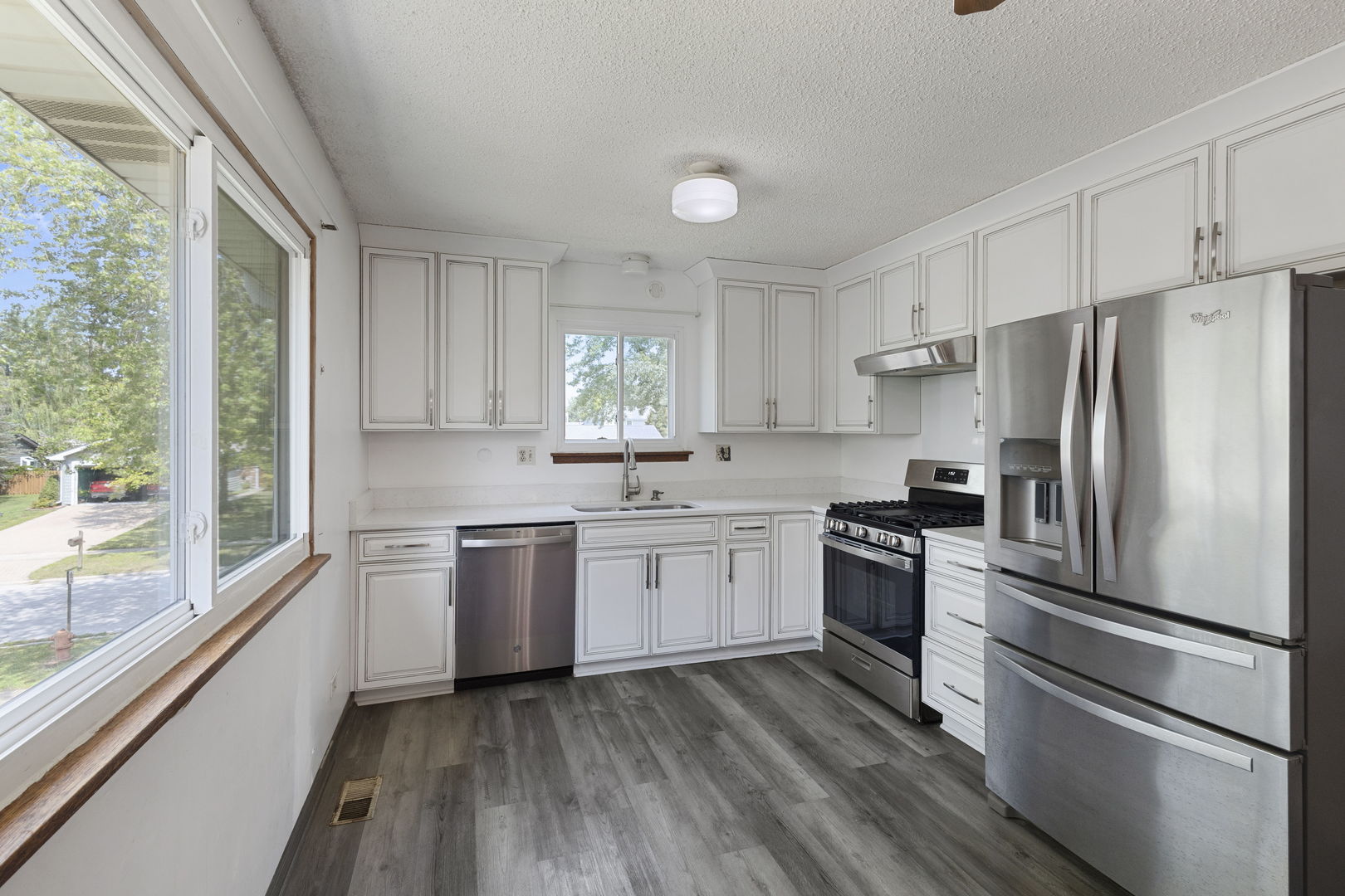 4565 Dupont Drive, Hanover Park, IL 60133