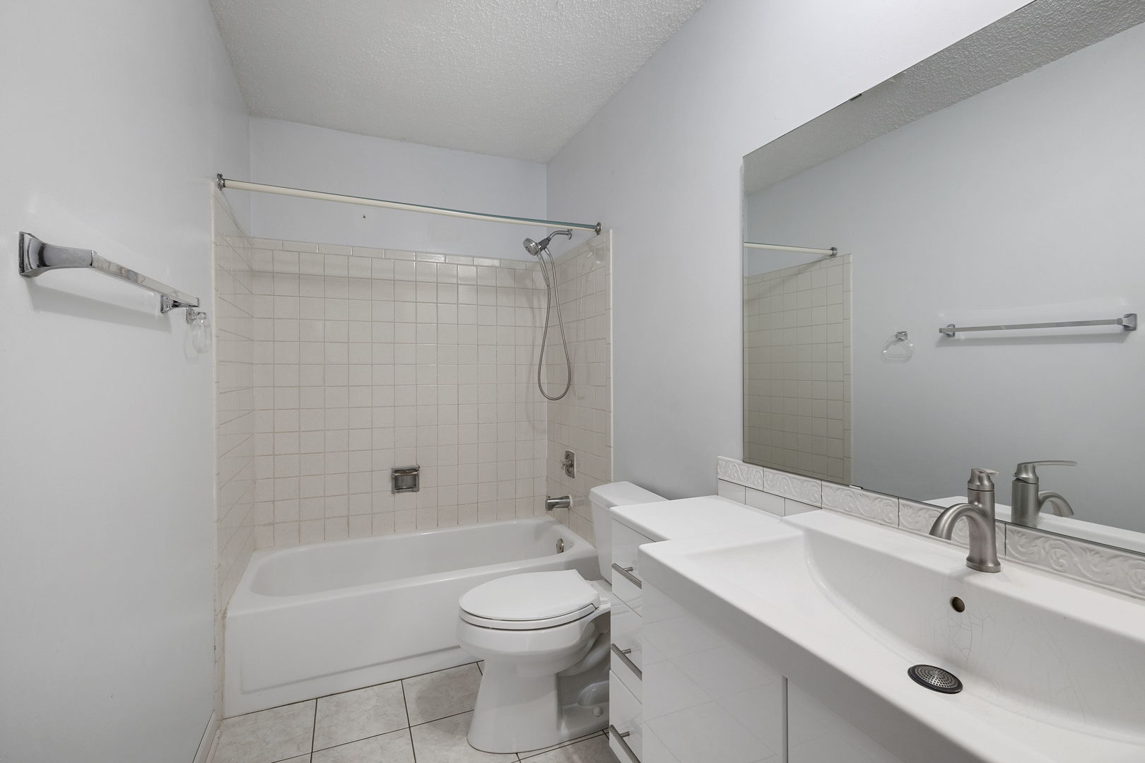 4565 Dupont Drive, Hanover Park, IL 60133