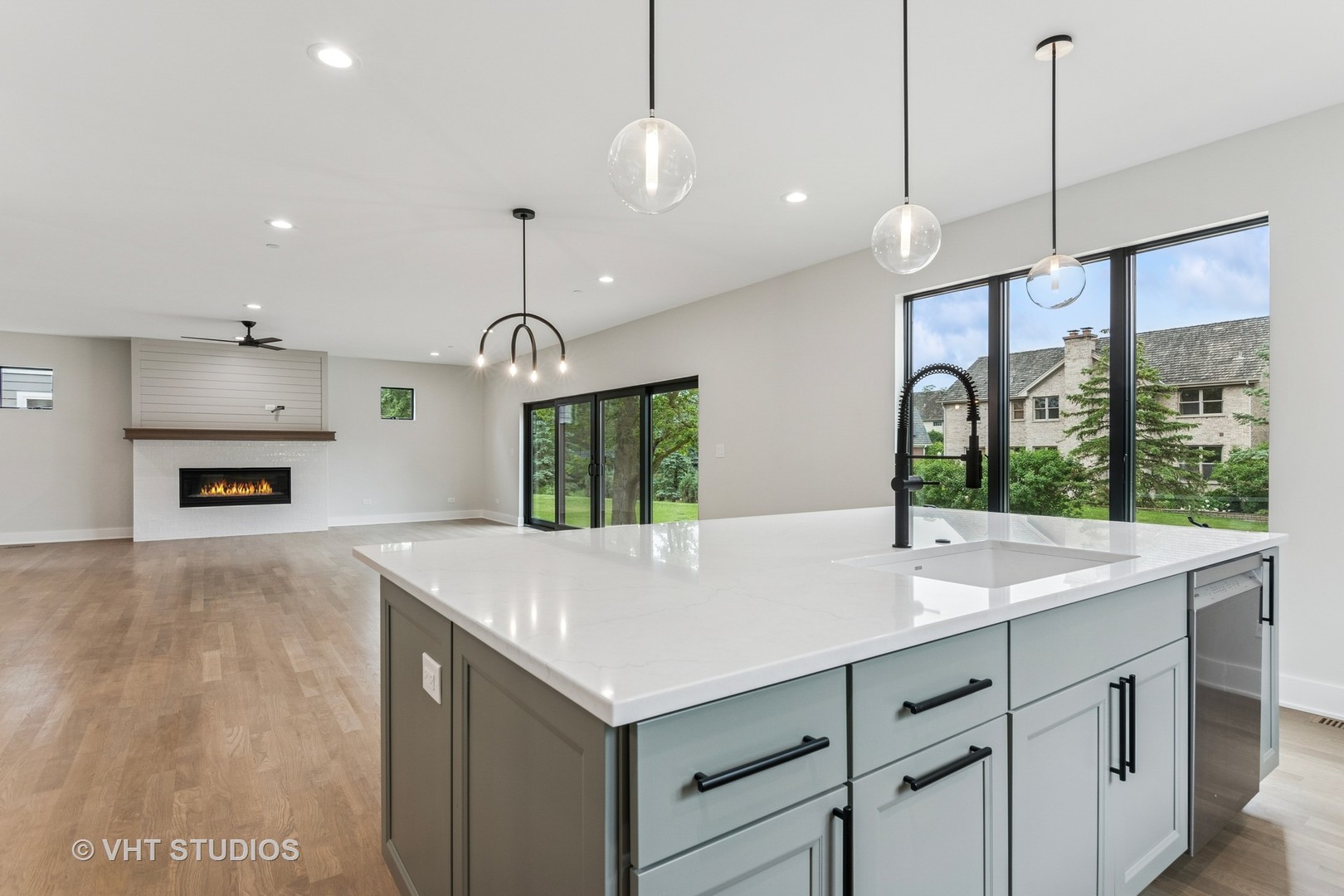 1527 N Louise Lane, Palatine, IL 60067