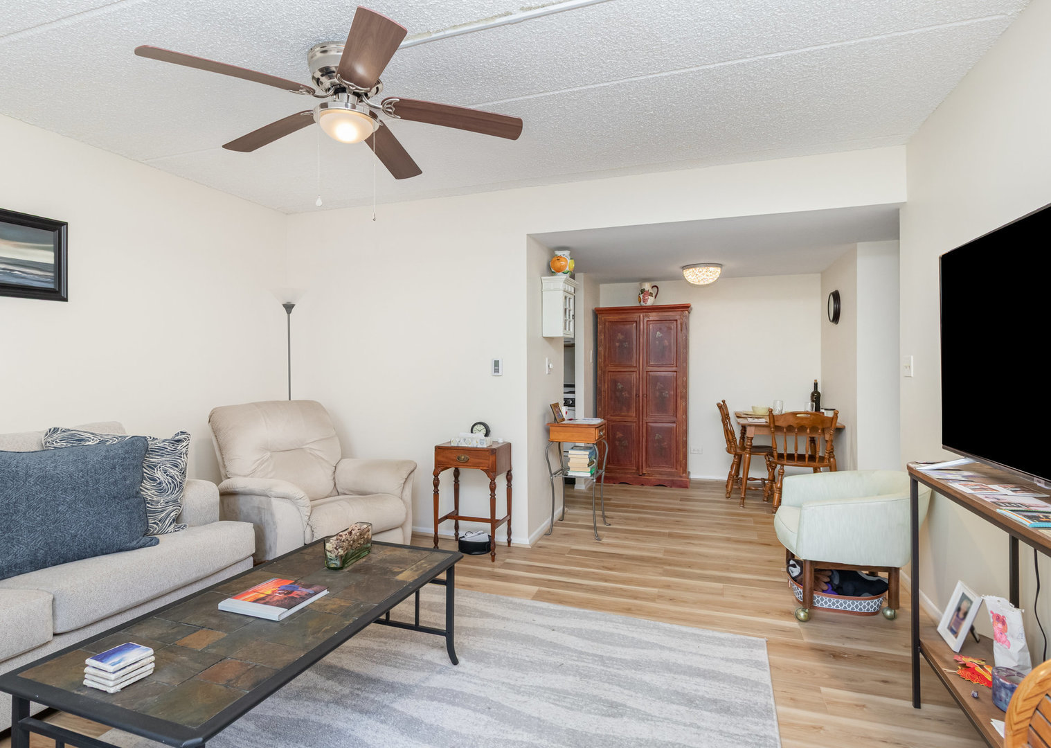 255 S West Avenue #309, Elmhurst, IL 60126