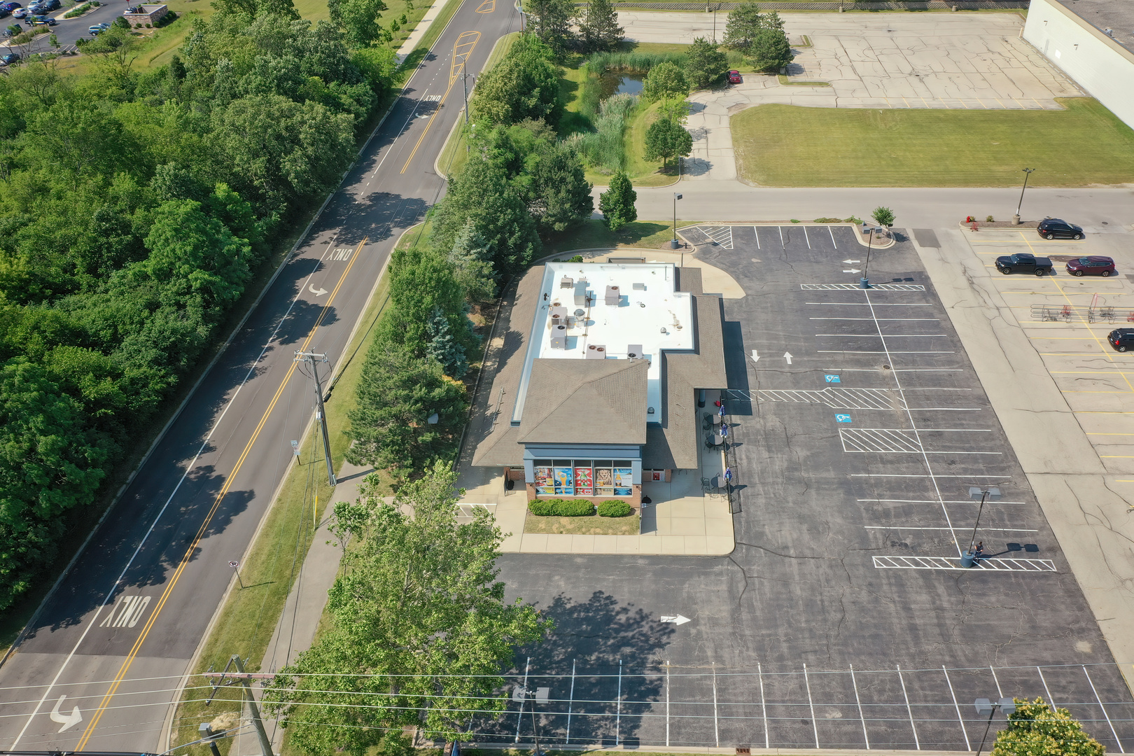 1440 E Grand Avenue, Lindenhurst, IL 60046