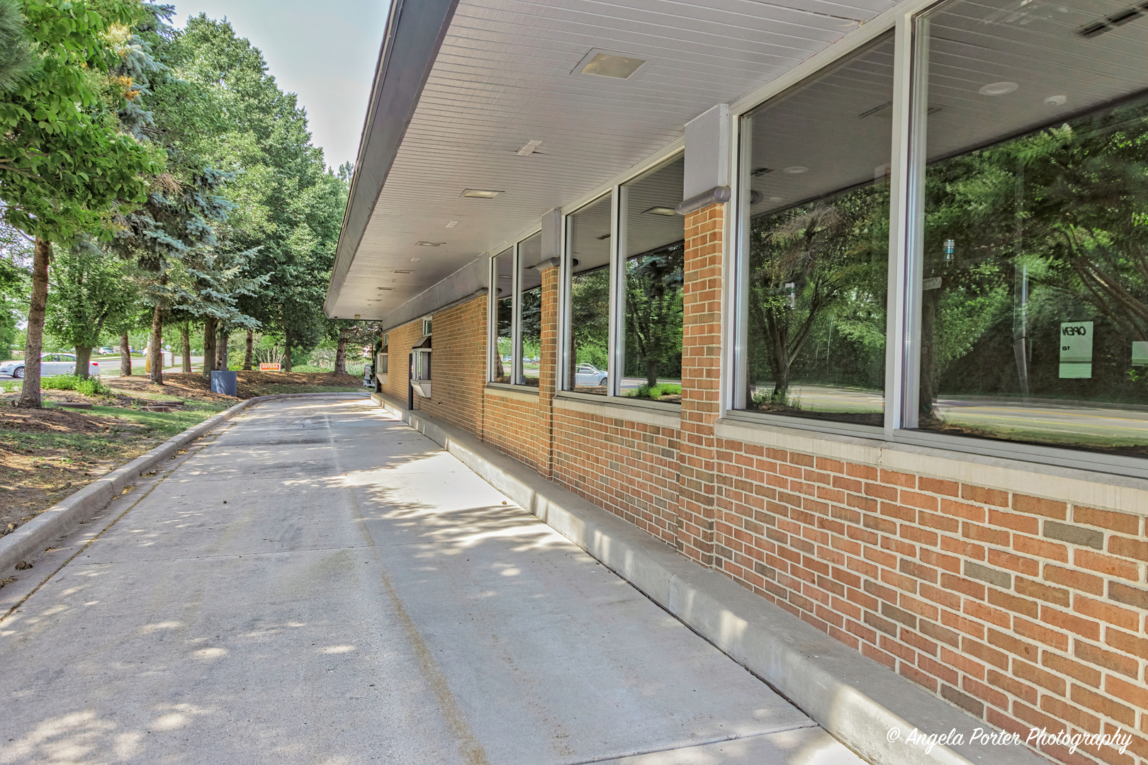 1440 E Grand Avenue, Lindenhurst, IL 60046