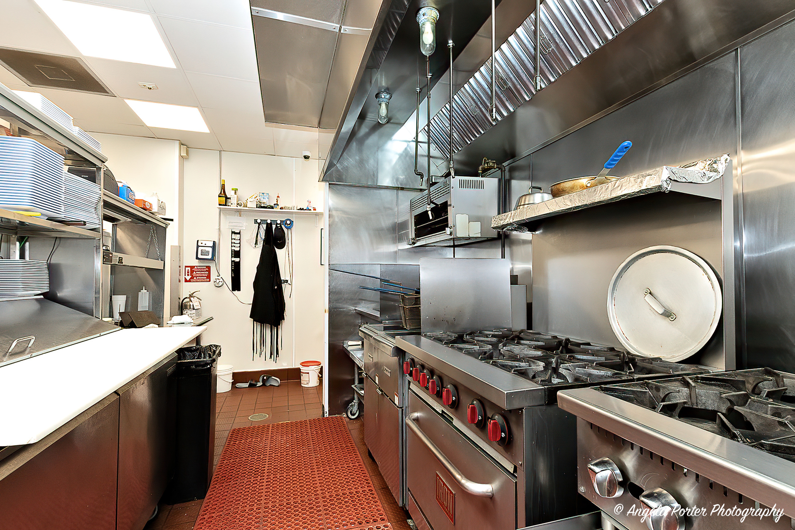 1440 E Grand Avenue, Lindenhurst, IL 60046