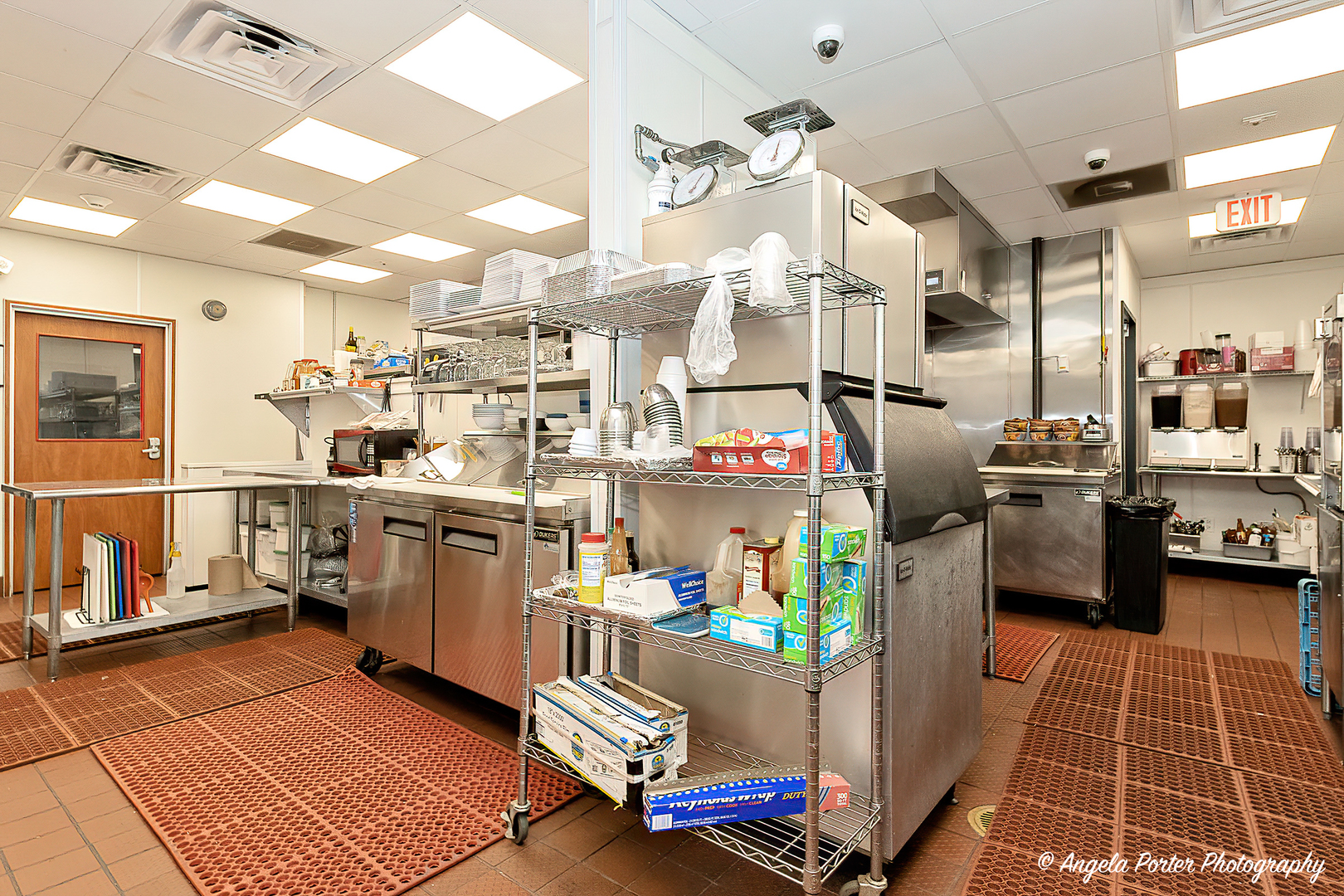 1440 E Grand Avenue, Lindenhurst, IL 60046