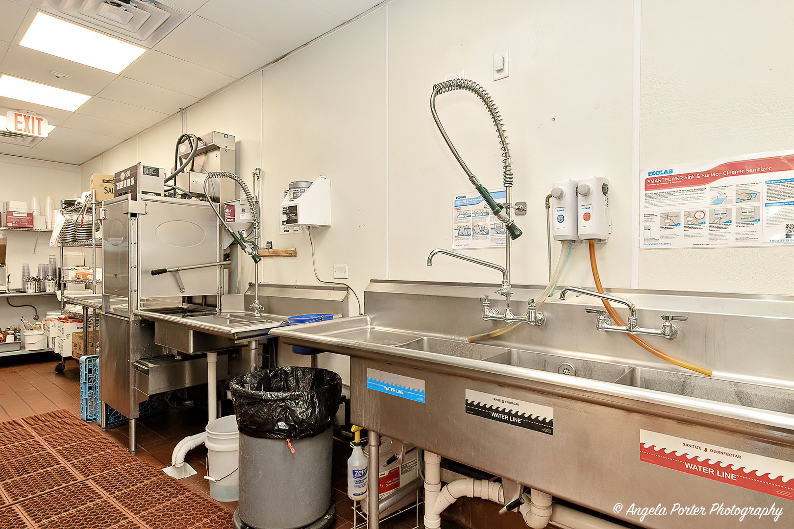 1440 E Grand Avenue, Lindenhurst, IL 60046