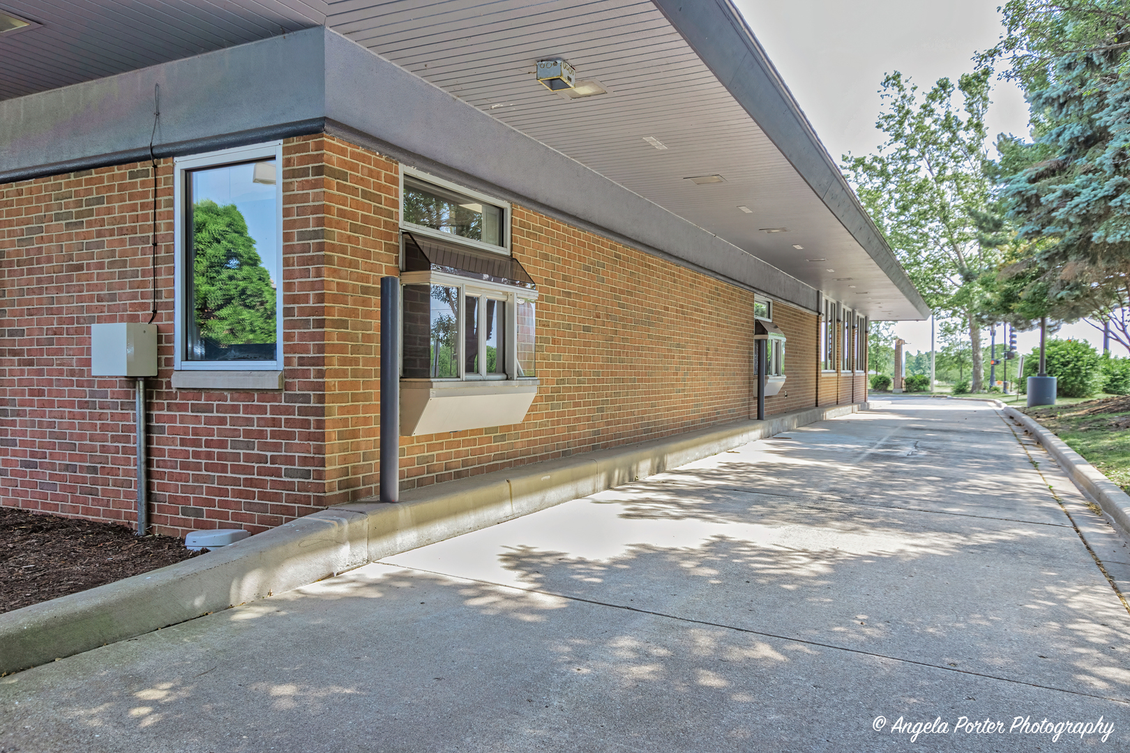 1440 E Grand Avenue, Lindenhurst, IL 60046