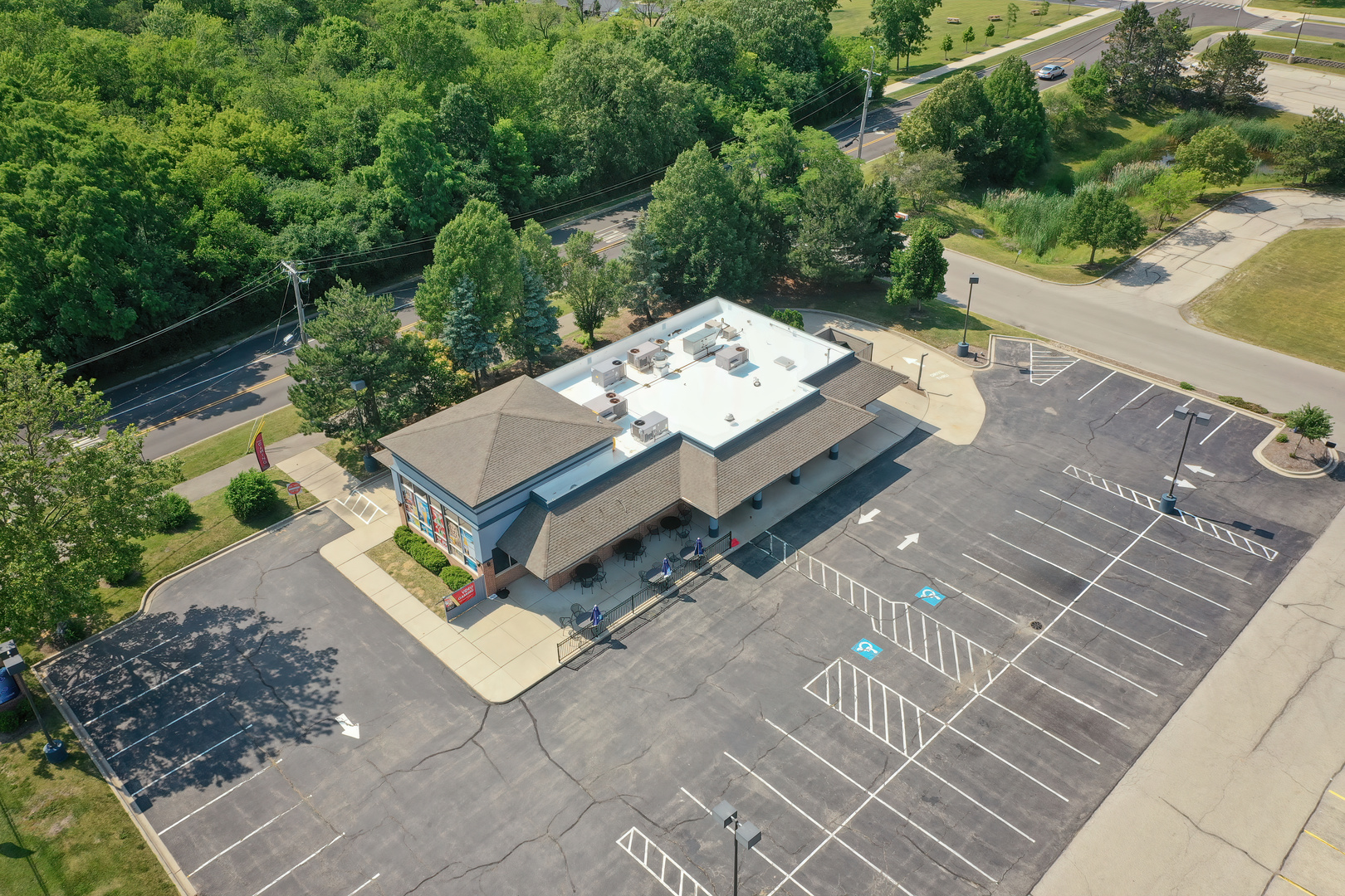 1440 E Grand Avenue, Lindenhurst, IL 60046