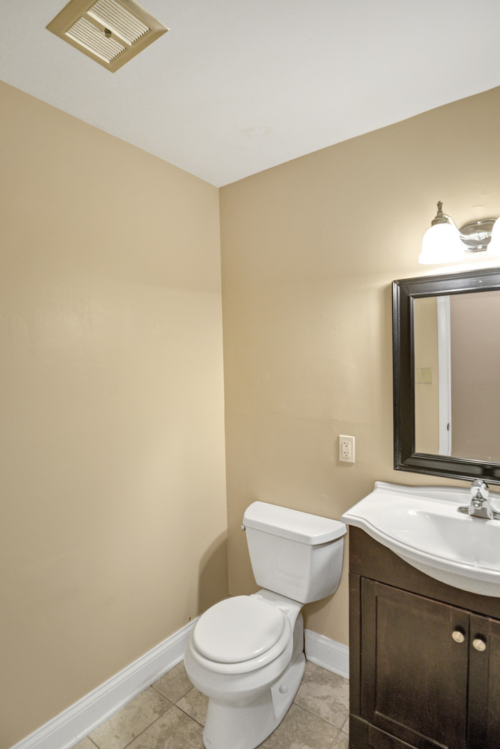 2604 N Windsor Drive #206, Arlington Heights, IL 60004