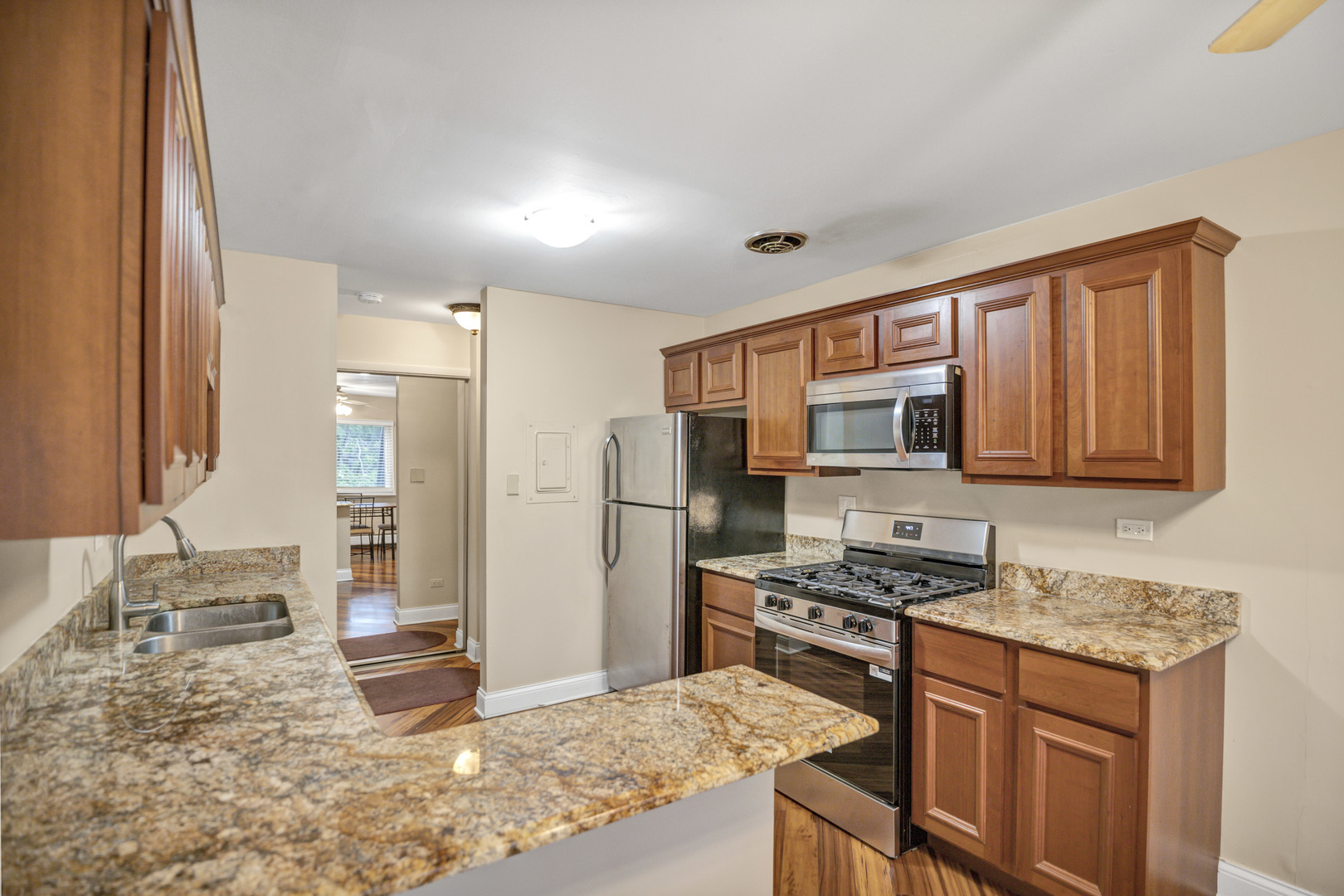 2604 N Windsor Drive #206, Arlington Heights, IL 60004