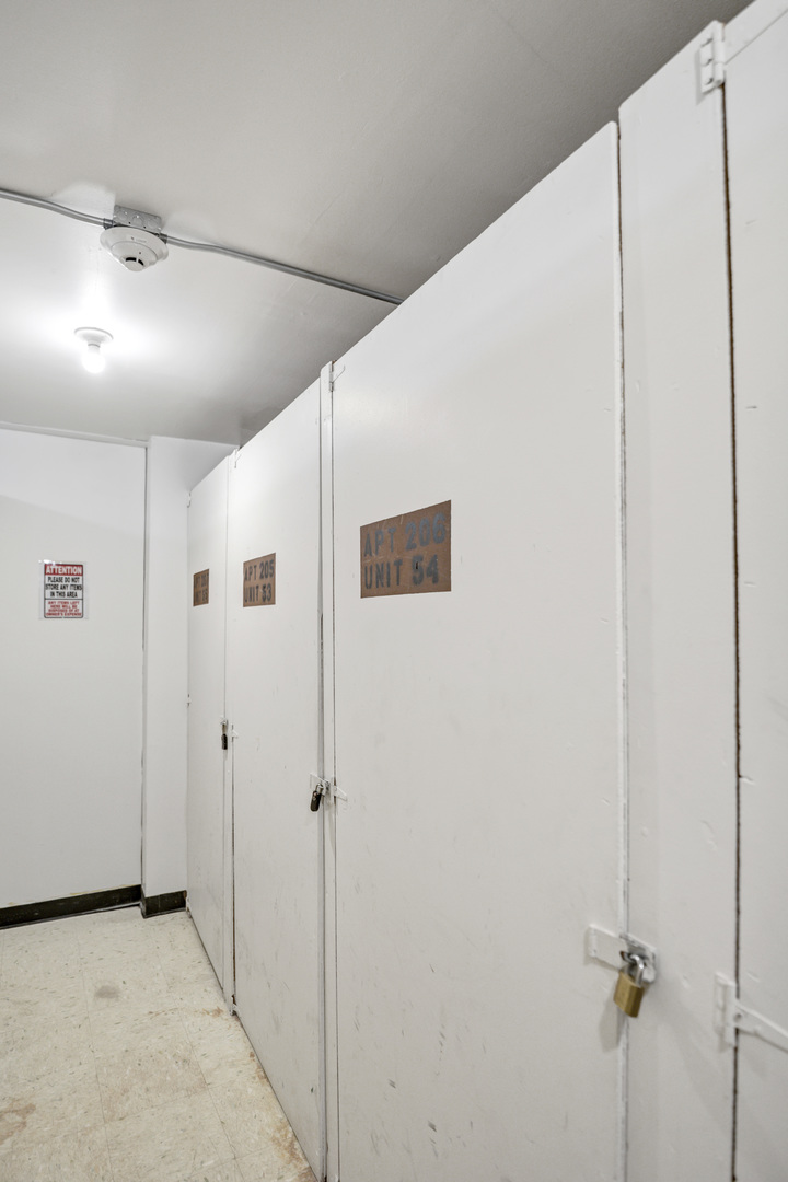 2604 N Windsor Drive #206, Arlington Heights, IL 60004