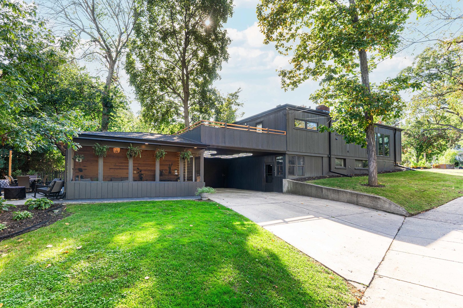 797 Forest Avenue, Glen Ellyn, IL 60137