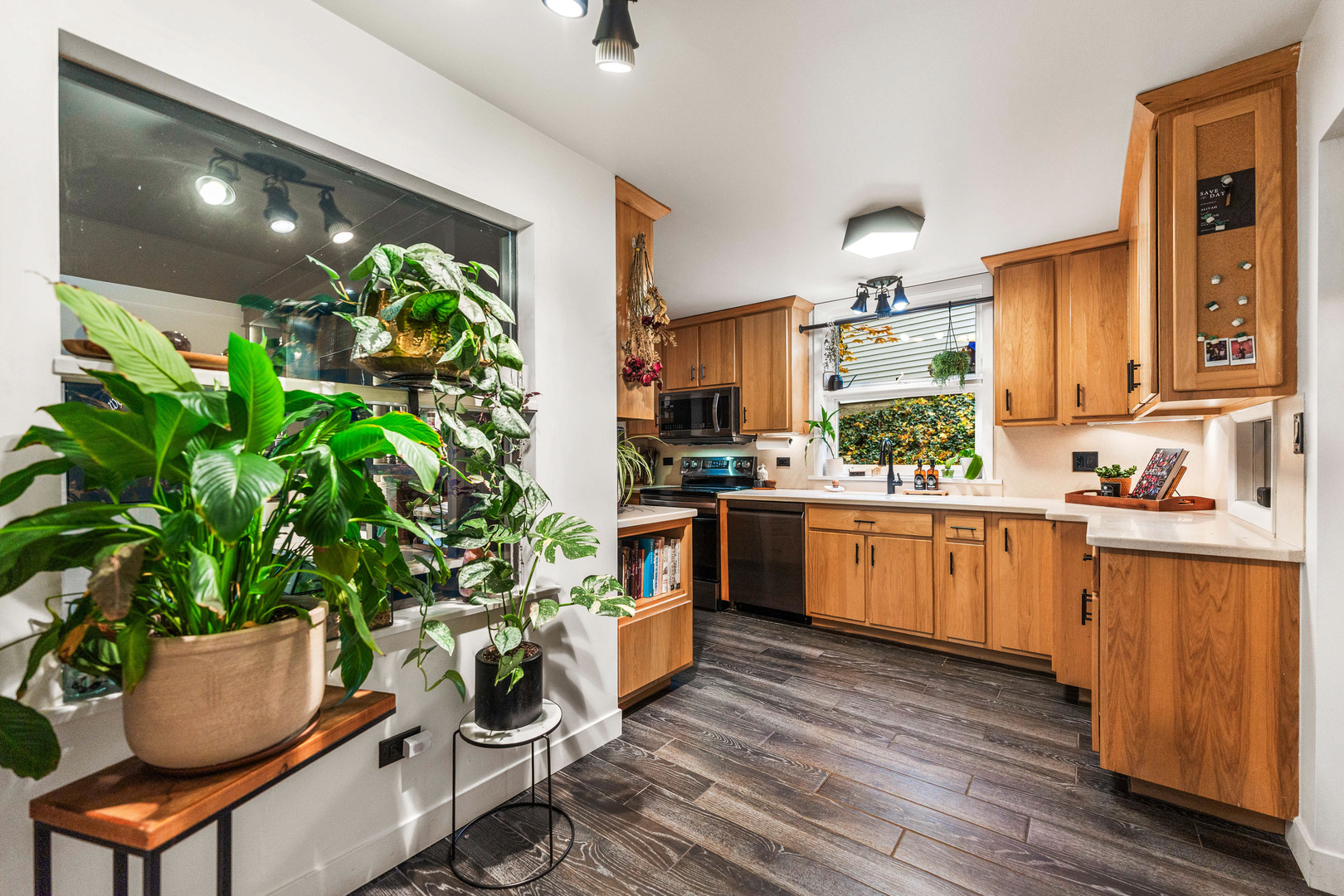 797 Forest Avenue, Glen Ellyn, IL 60137