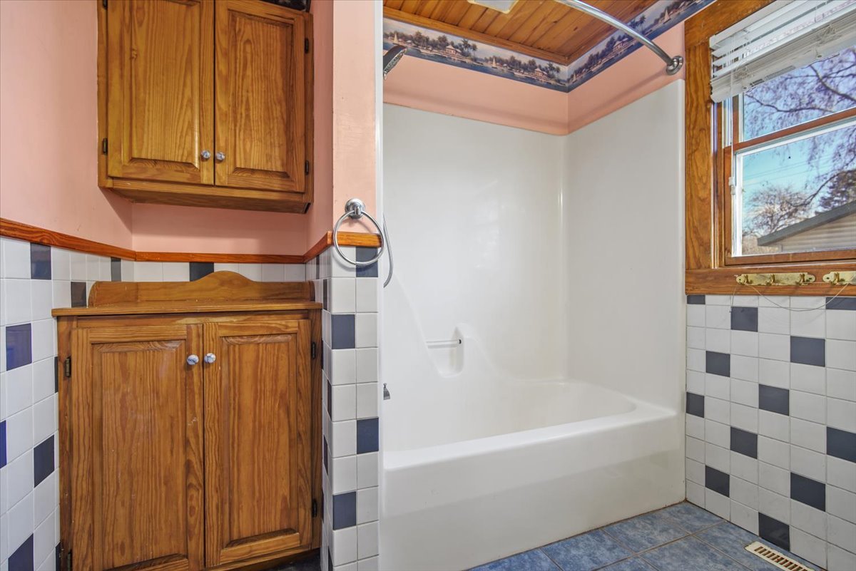 209 N 7th Street, Fairbury, IL 61739