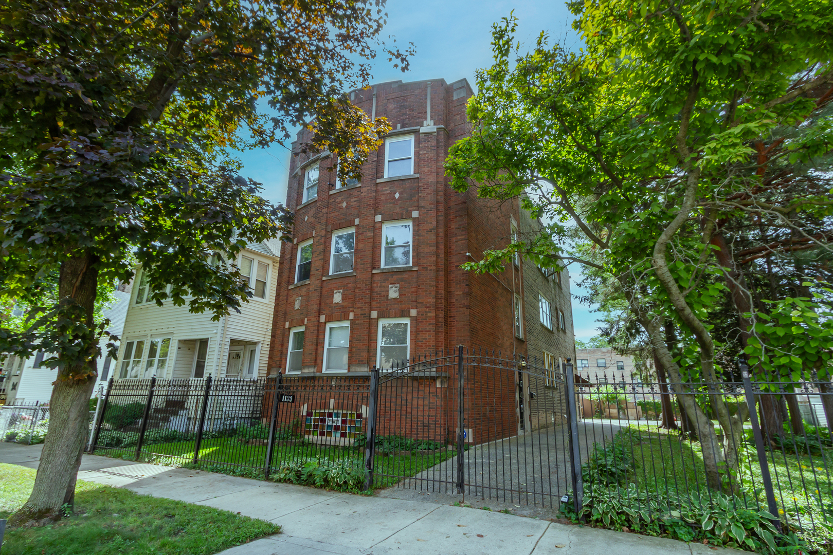 1133 E 81st Place #2, Chicago, IL 60619