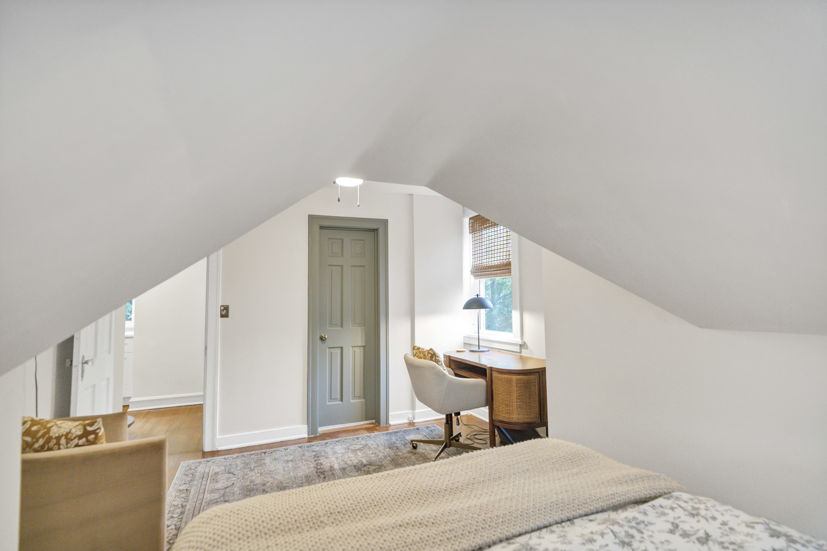 298 Harvey Avenue, Des Plaines, IL 60016