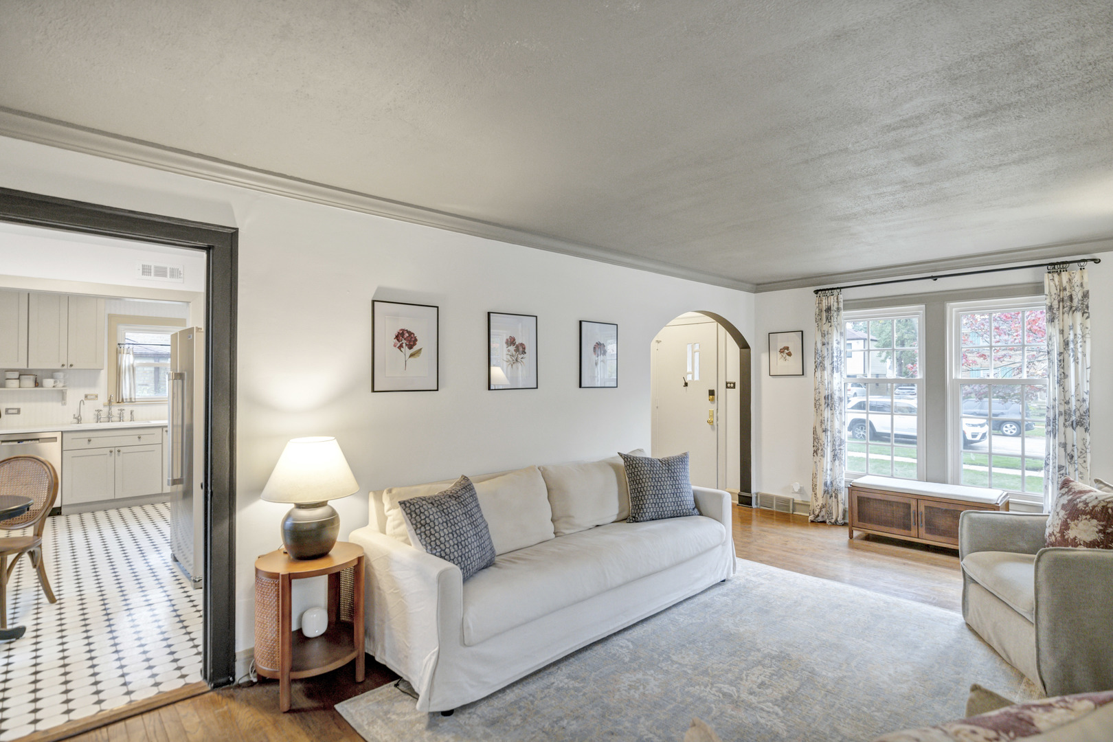 298 Harvey Avenue, Des Plaines, IL 60016