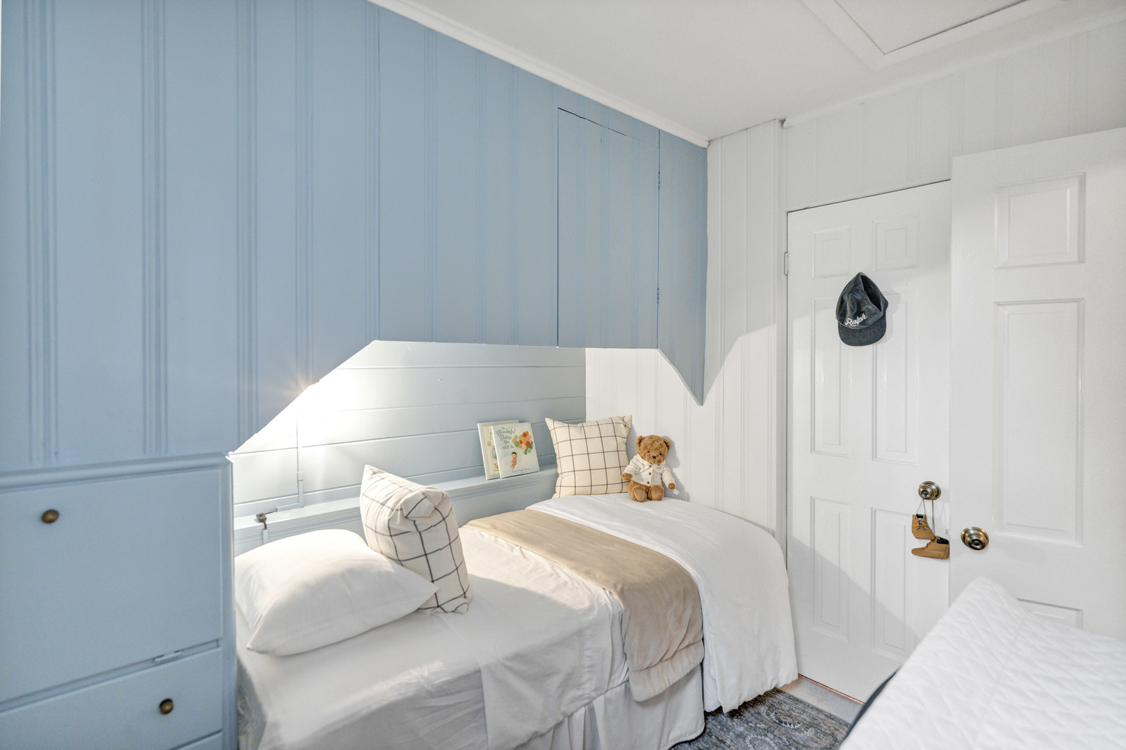 298 Harvey Avenue, Des Plaines, IL 60016