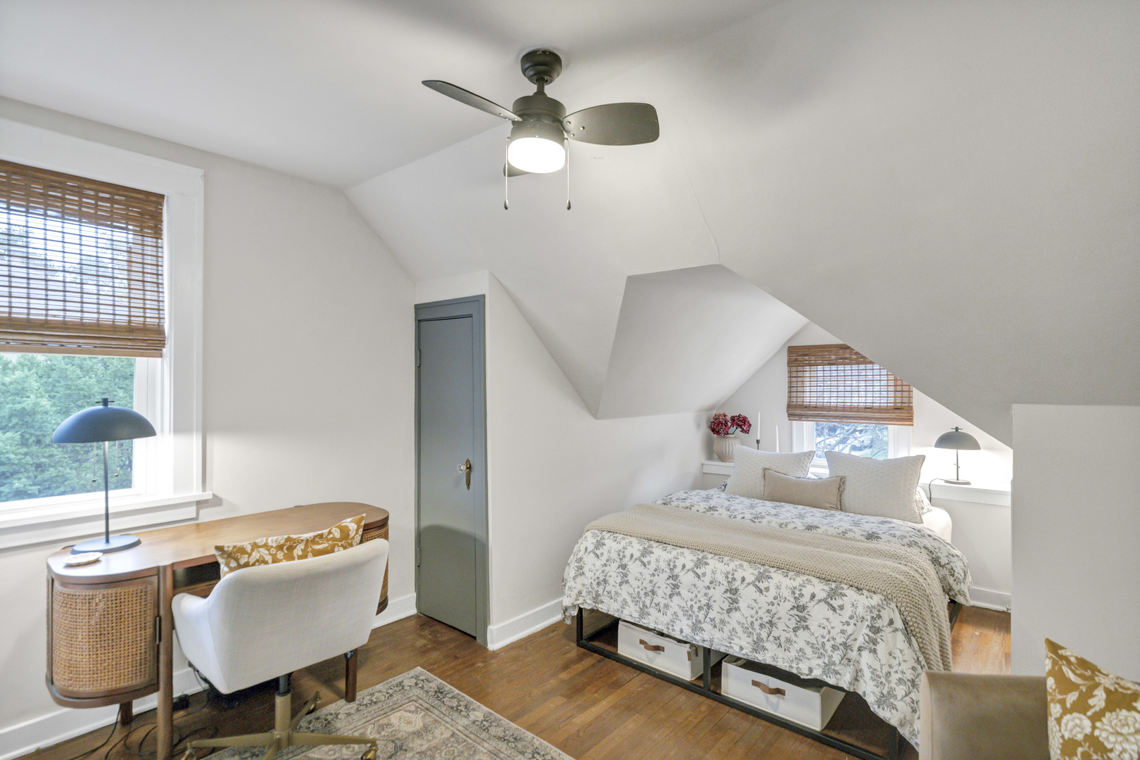 298 Harvey Avenue, Des Plaines, IL 60016