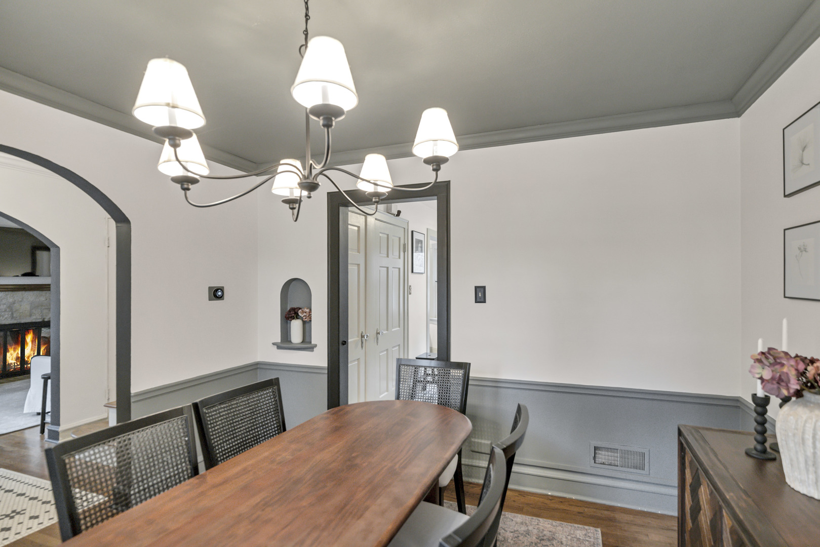 298 Harvey Avenue, Des Plaines, IL 60016